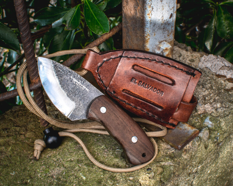 Condor Beetle Neck Knife